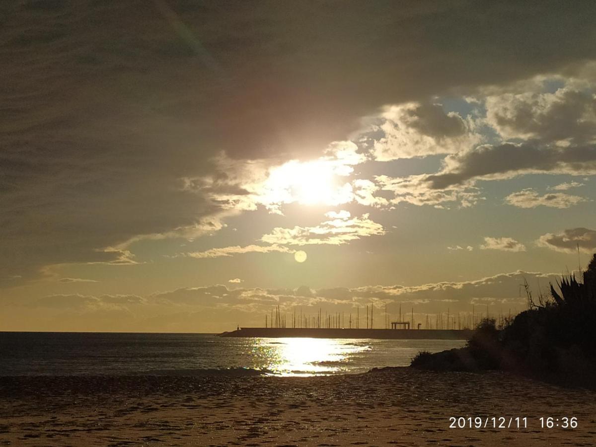 Encantador Apartamento Frente A La Playa De Bara Roda de Bará المظهر الخارجي الصورة